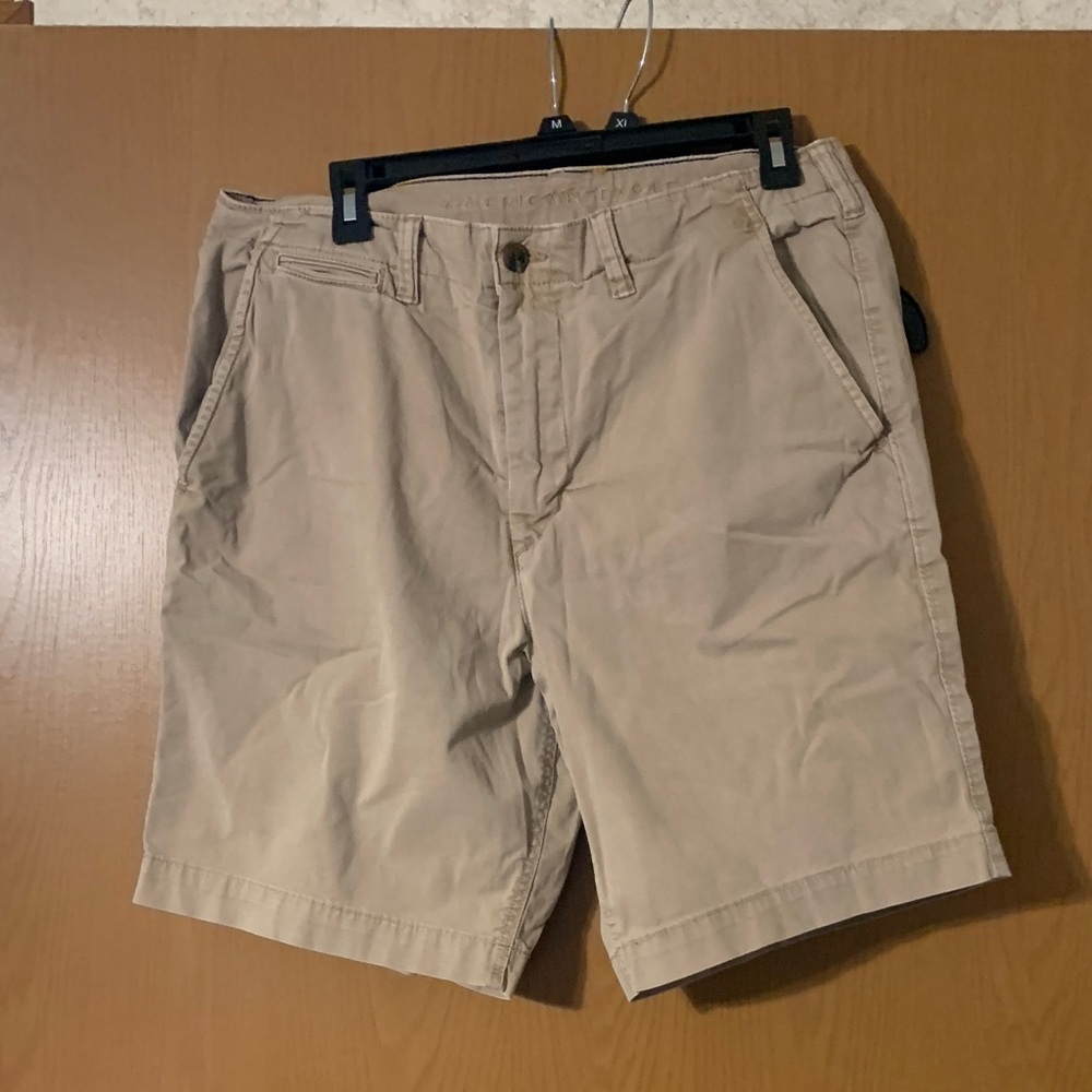 American Eagle Outfitters Men's Tan Flat Front Shorts